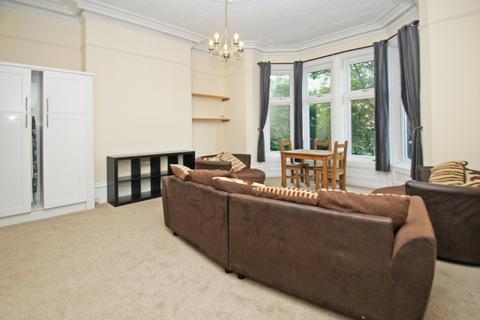 2 bedroom flat to rent, Cardigan Road, Headingley, Leeds, LS6