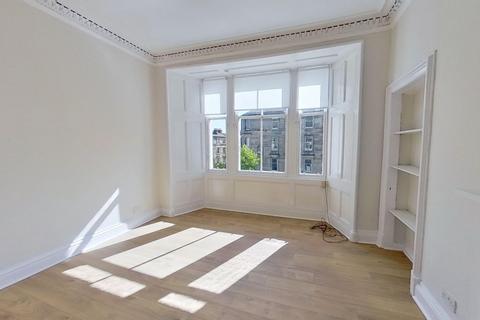 3 bedroom flat to rent, Hillside Street, Edinburgh, EH7