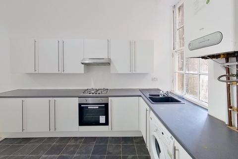 3 bedroom flat to rent, Hillside Street, Edinburgh, EH7