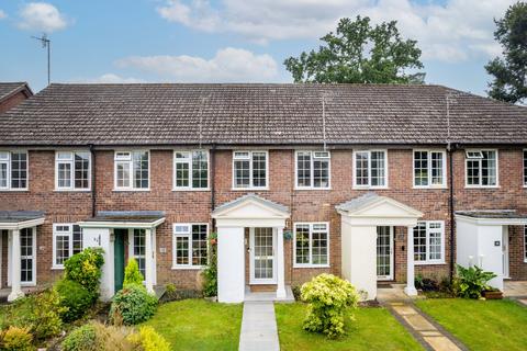 2 bedroom terraced house for sale, Benchfield Close, East Grinstead, RH19