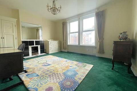 1 bedroom in a house share to rent, Merton Road, Wimbledon, SW19