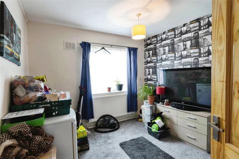 16 Costiland Drive, Bristol, BS13 8DU