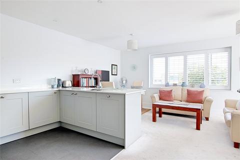 2 bedroom flat for sale, Woodlands Avenue, Rustington, Littlehampton, West Sussex, BN16