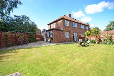 3 bedroom semi-detached house to rent, Cornborough Avenue, York, YO31