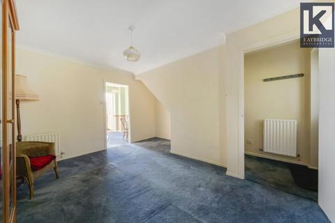 2 bedroom terraced house for sale, Cotswold Way, Worcester Park, KT4