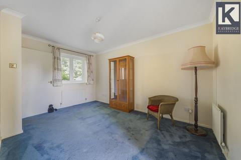 2 bedroom terraced house for sale, Cotswold Way, Worcester Park, KT4