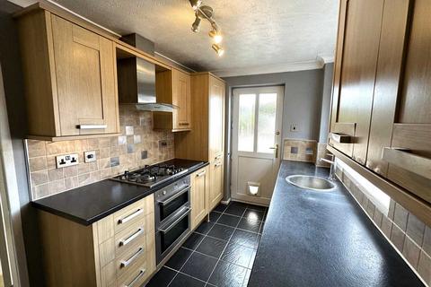 3 bedroom semi-detached house to rent, Valley View Drive, Scunthorpe DN16