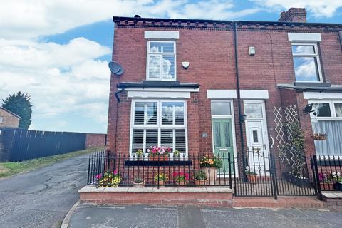 3 bedroom end of terrace house for sale, Chorley Road, Westhoughton, BL5