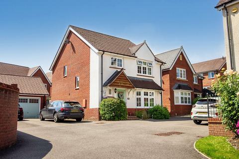 4 bedroom detached house for sale, Peregrine Close, Hengoed CF82