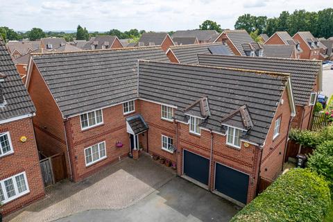 6 bedroom detached house to rent, Sutton Coldfield B76