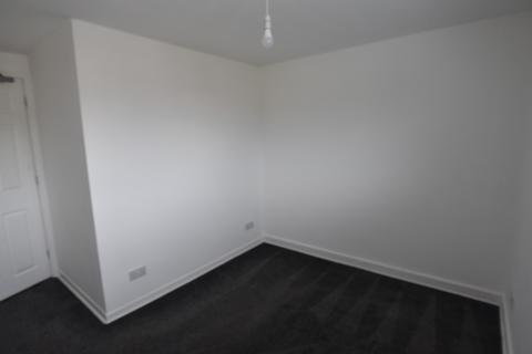 3 bedroom flat to rent, Calder Drive, Sighthill, Edinburgh, EH11
