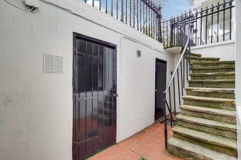 1 bedroom flat to rent, Queen's Gate Gardens, South Kensington, London, SW7