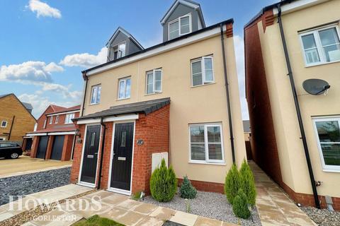 3 bedroom semi-detached house for sale, Bellamy Drive, Bradwell