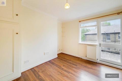 2 bedroom flat to rent, Hanover Gardens, Oval, SE11