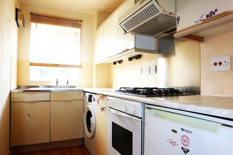 1 bedroom end of terrace house to rent, Hyde Close, Newport Pagnell MK16