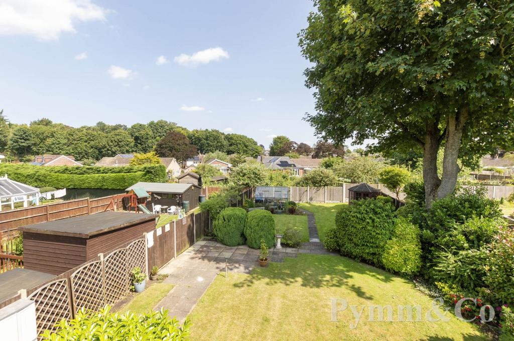 Drayton High Road, Norwich NR8 3 bed detached house for sale £375,000
