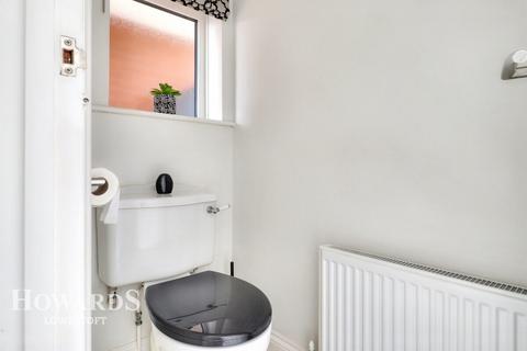 3 Ashness Close, Lowestoft, NR32 4UW