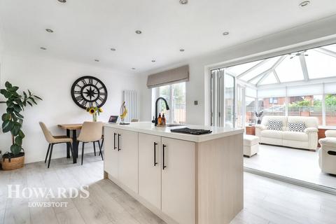 3 Ashness Close, Lowestoft, NR32 4UW