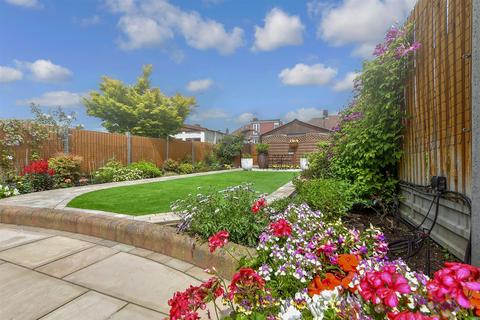 3 bedroom semi-detached house for sale, Leadale Avenue, Chingford