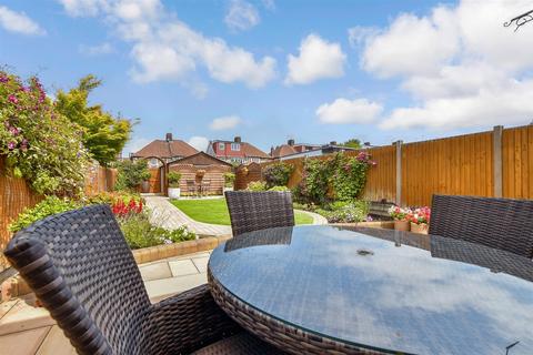 60 Leadale Avenue, London, E4 8AY