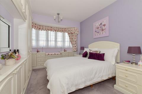 60 Leadale Avenue, London, E4 8AY