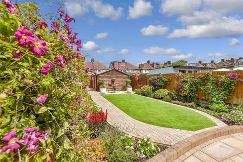 60 Leadale Avenue, London, E4 8AY