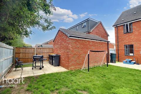 3 bedroom semi-detached house for sale, Arthur Black Way, Wootton