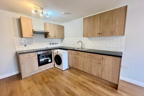 2 bedroom flat to rent, Windsor Court, James Street, Edgeley