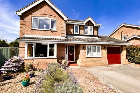 4 bedroom detached house for sale, Ashfield Court  , DN17