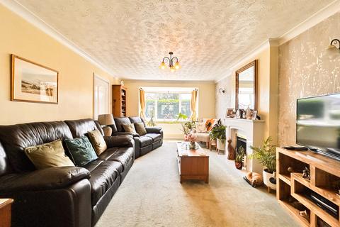 4 bedroom detached house for sale, Ashfield Court  , DN17