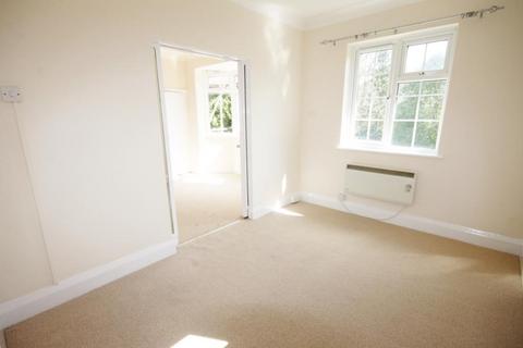 2 bedroom apartment to rent, Popes Avenue, Twickenham, TW2
