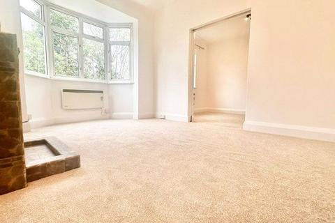 2 bedroom apartment to rent, Popes Avenue, Twickenham, TW2