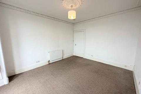 2 bedroom flat to rent, Victoria Road, Dundee, DD1