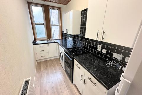 2 bedroom flat to rent, Victoria Road, Dundee, DD1