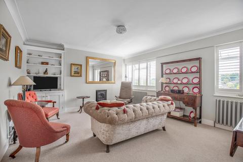 47, Queens Court Queens Road, Richmond, TW10 6LB