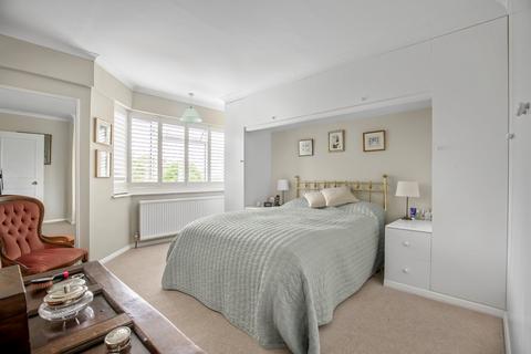 47, Queens Court Queens Road, Richmond, TW10 6LB