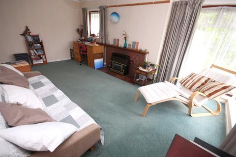 18 Lancaster Drive, Broadstone, BH18 9EL