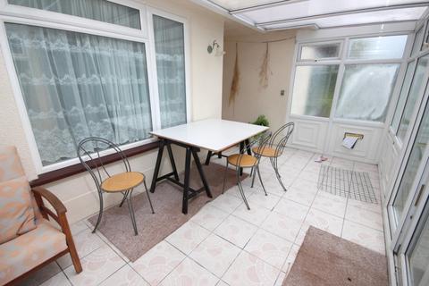 18 Lancaster Drive, Broadstone, BH18 9EL