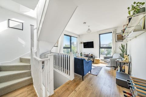 Flat F, 1 Clyde Street, London, SE8 5LW