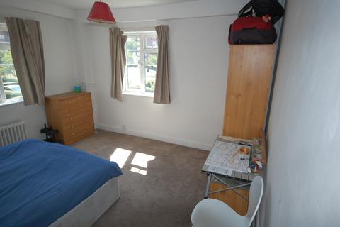 2 bedroom flat to rent, Chiswick Village, London W4
