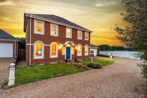 4 bedroom detached house for sale, Sheerwater, Aylesbury HP19