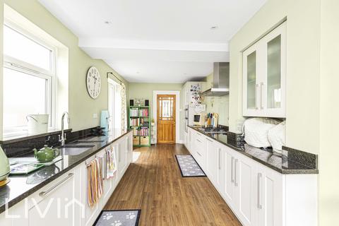 69 Warren Road, Croydon, CR0 6PF