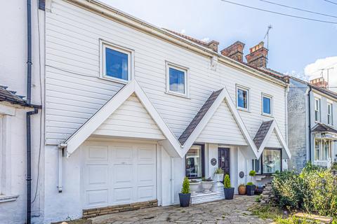 5 bedroom end of terrace house for sale, Church Road, Hadleigh, SS7