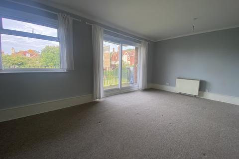 2 bedroom flat to rent, Rotherfield Avenue, Bexhill-on-Sea TN40