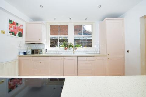 16 Brockman Road, Folkestone, CT20 1DL