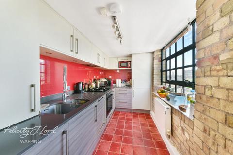 2 bedroom flat for sale, Merchant Court, Wapping Wall, London, E1W