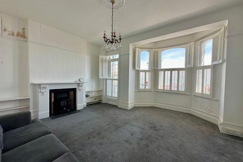 2 bedroom apartment for sale, Prince Of Wales Terrace, Deal, Kent, CT14