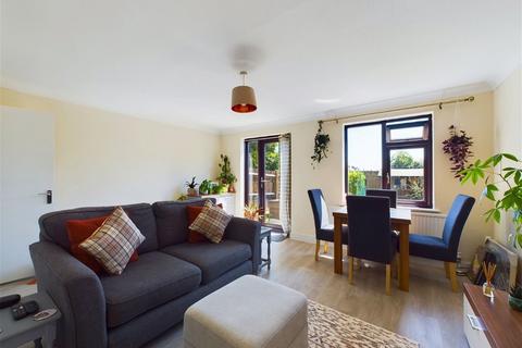 2 bedroom end of terrace house to rent, Wakehurst Place, Rustington, Littlehampton, BN16 3NG