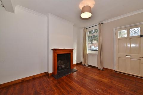 2 bedroom terraced house to rent, Holly Road, Twickenham TW1