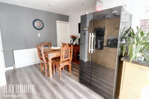 3 bedroom semi-detached house for sale, Redbrook Road, Gawber